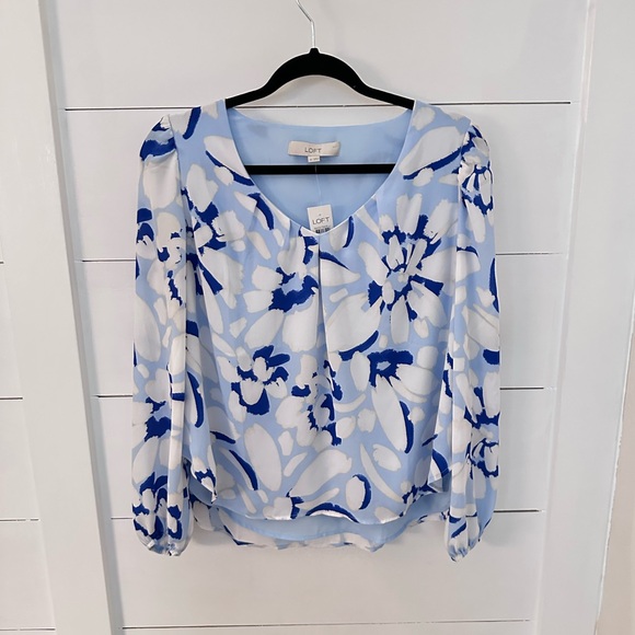 LOFT Tops - NWT XS LOFT Blue floral V neck long sleeve polyester blouse classic cottagecore